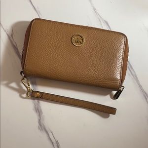 Michael kors camel colored wallet